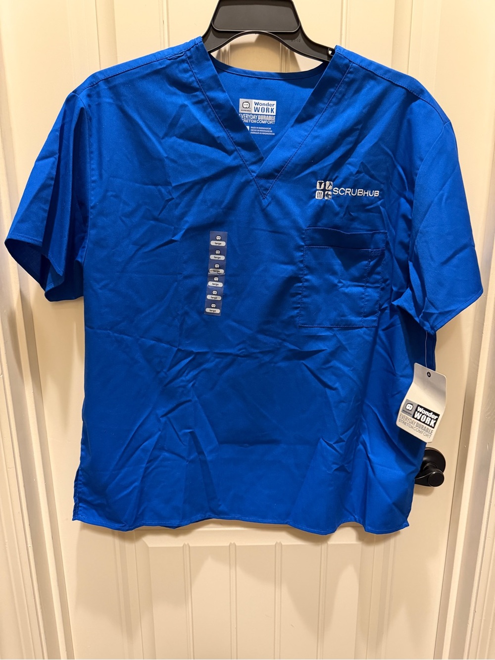 WonderWink Men’s V-Neck Scrub Top in Royal Blue